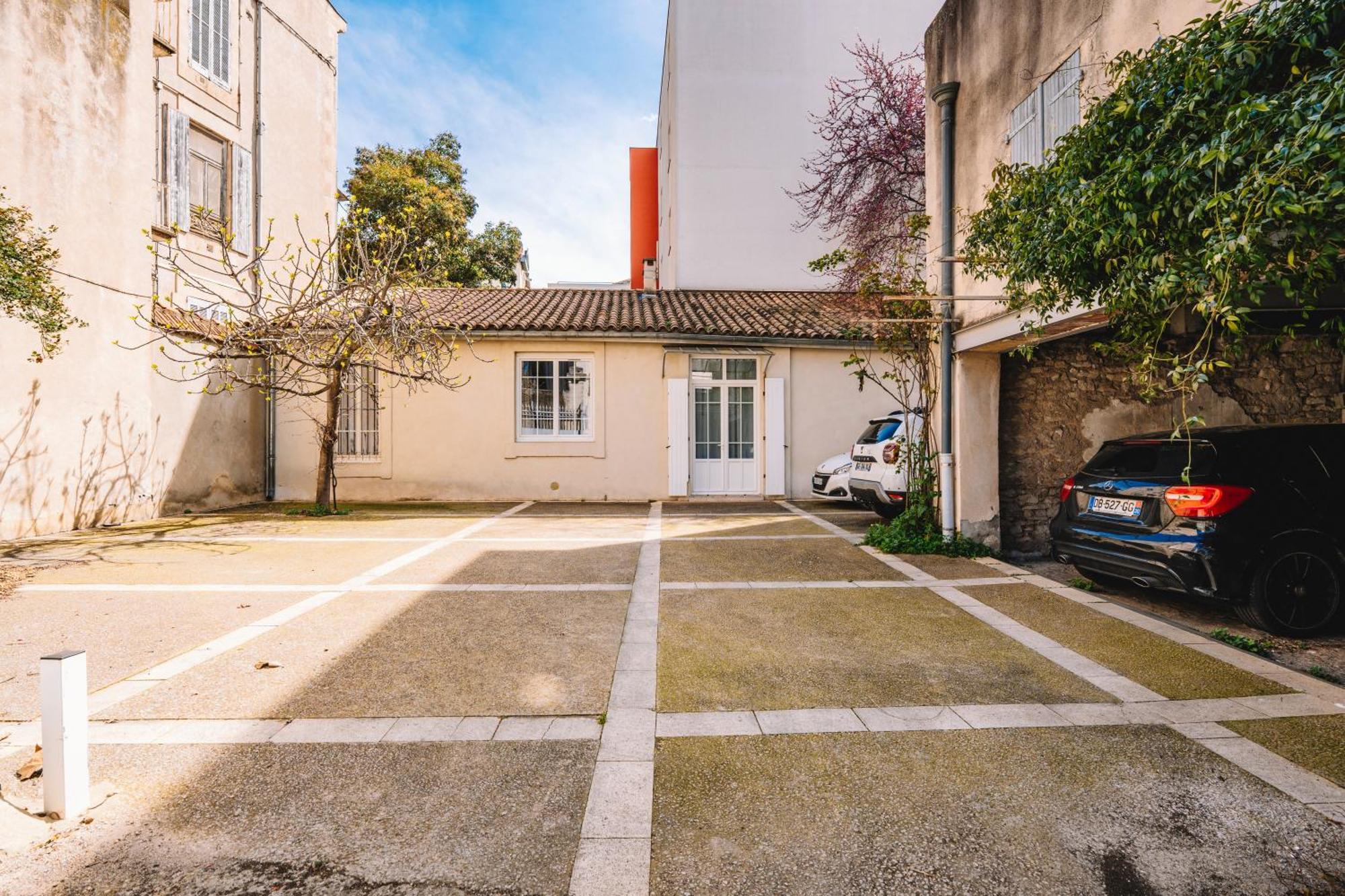 Demeure & Confort Nîmes Buitenkant foto